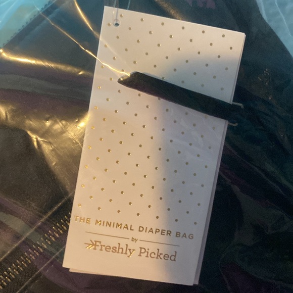 Freshly Picked Onyx Minimal Backpack - Picture 8 of 11